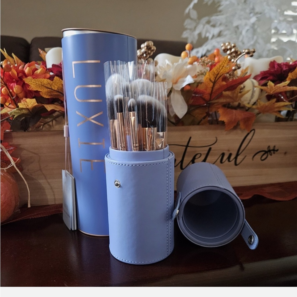 Luxie Periwinkle Brush Set with Holder